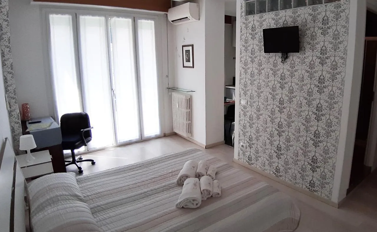 Manzoni Residence Como 0*,