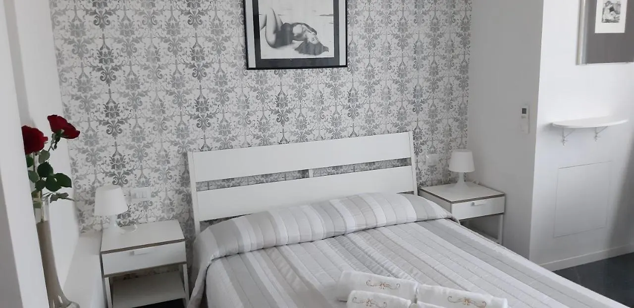 Manzoni Residence Como 0*,  Italy